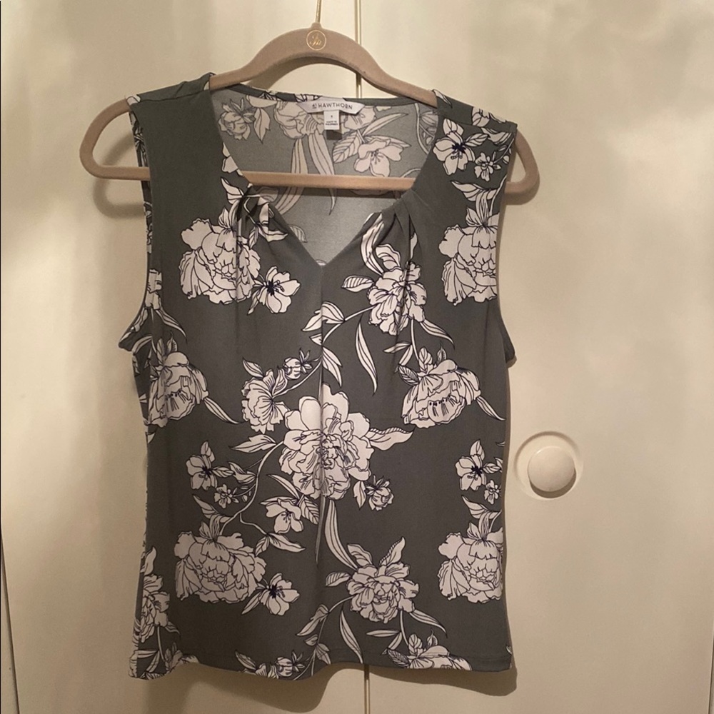 41 Hawthorn Charcoal and White Floral Blouse